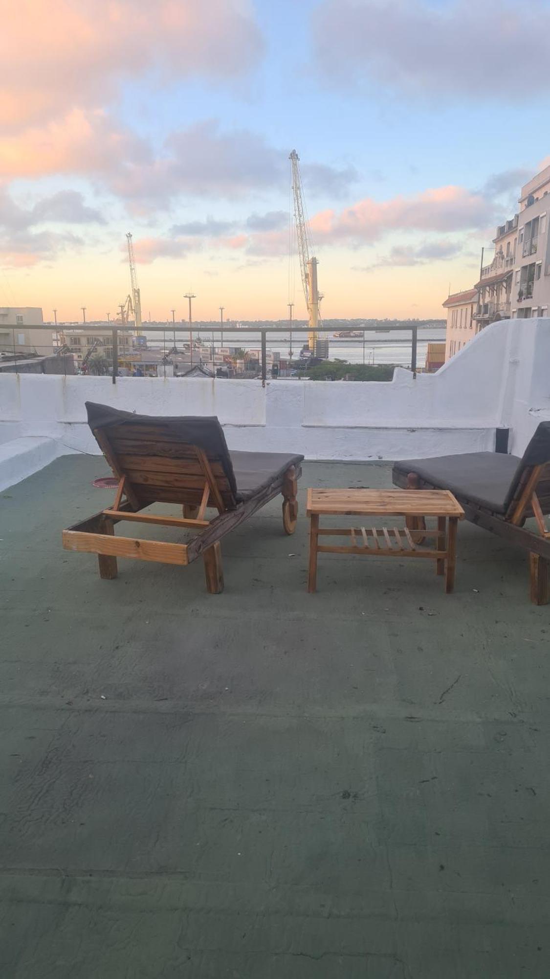 Montevideo Port Hostel Экстерьер фото