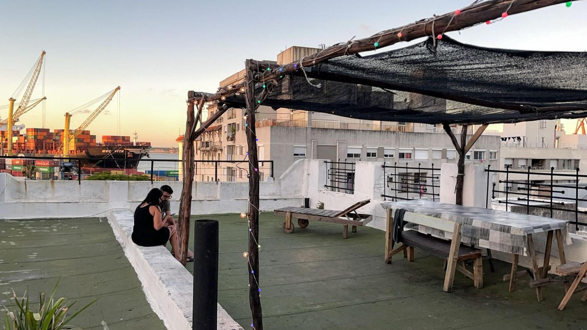 Montevideo Port Hostel Экстерьер фото