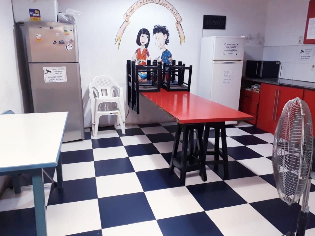 Montevideo Port Hostel Экстерьер фото